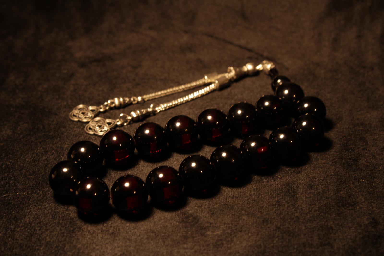 Kırmızı Sıkma Kehribar 14mm Küre Kesim Efe Tesbih